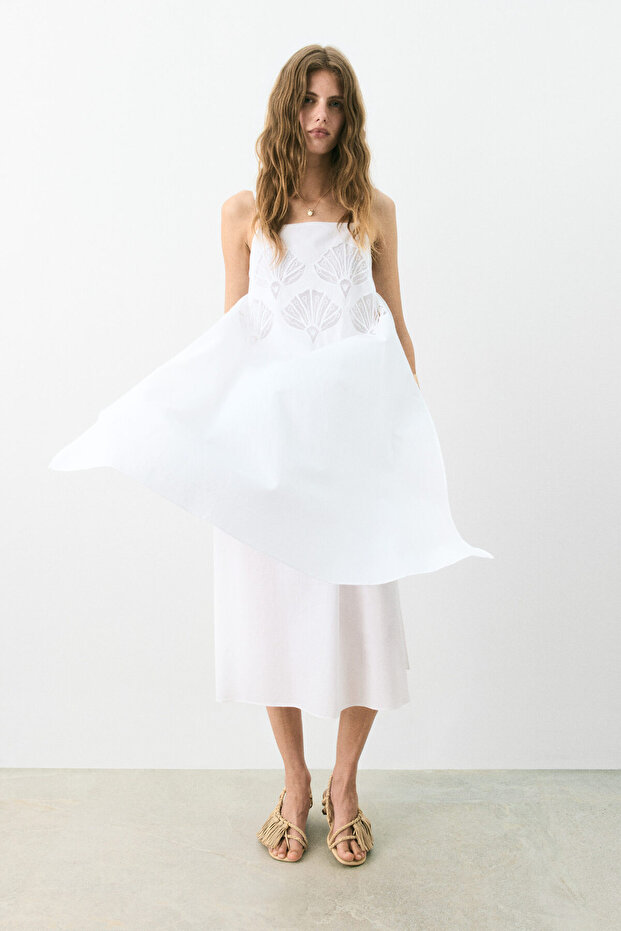 İşlemeli ve Askılı Elbise - 1