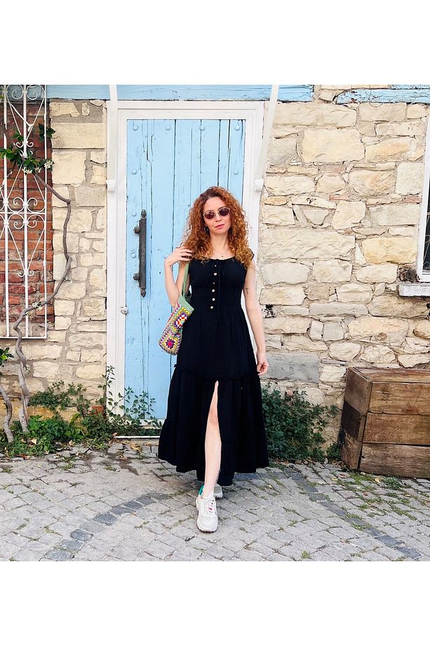 Bohem Frida Model, Yakası Lastikli, Gipeli, Yırtmaçlı Siyah Müslin Elbise - 1