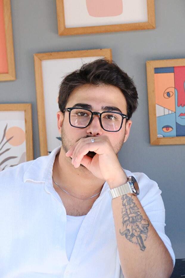 نظارات مربعة الشكل باللون الأزرق - 1