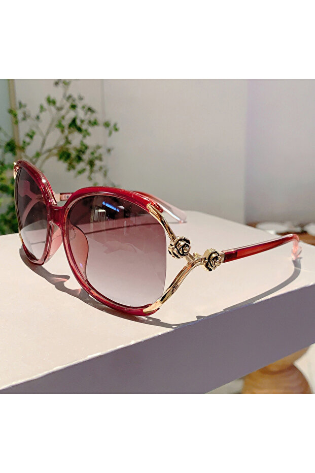 as picture shows red gradient red KAMMPT Stylish Red Trends Shades Flower Chain Design Decoration Wo