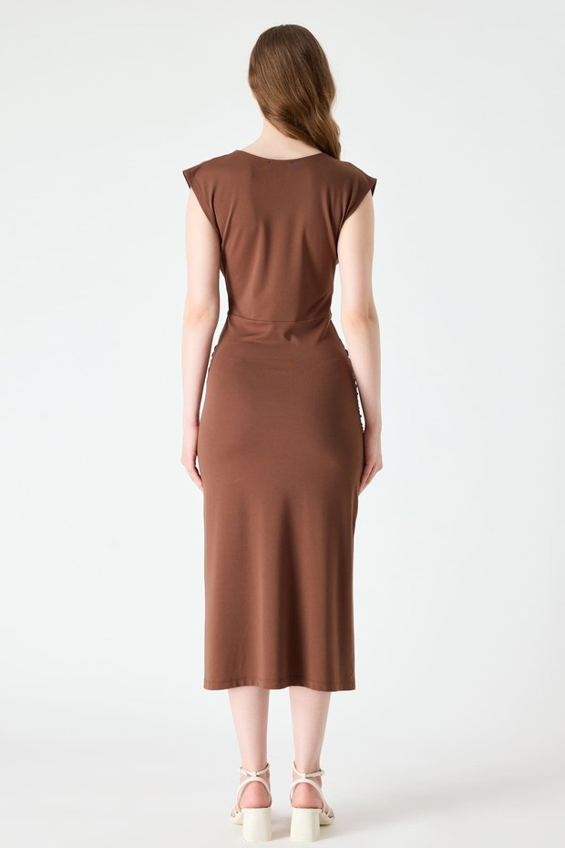 Drape detaylı viskon elbise - 4