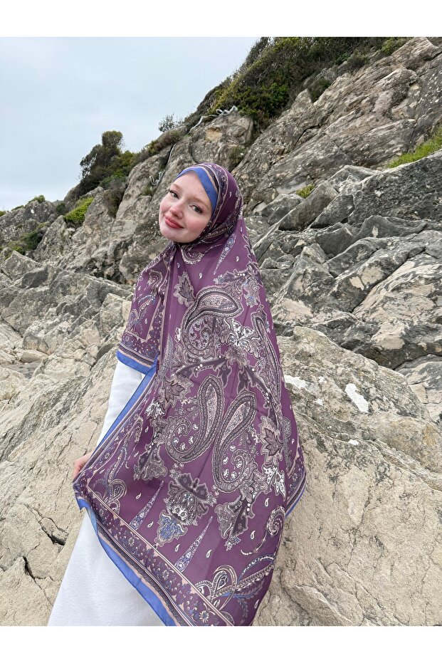 شال من سلسلة Wieve الخالدة بنمط عرقي باللون الأزرق البرقوقي