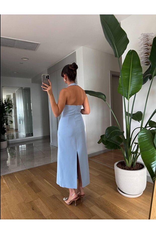 فستان طويل بحزام على الرقبة - 6