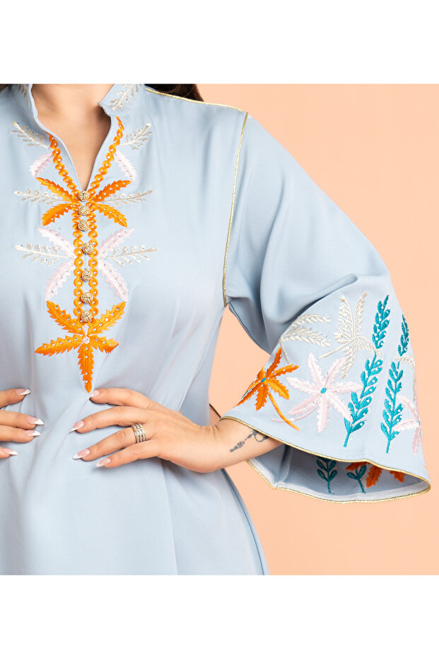 جلابية أنيقة مطرزة بشكل سادة - 4