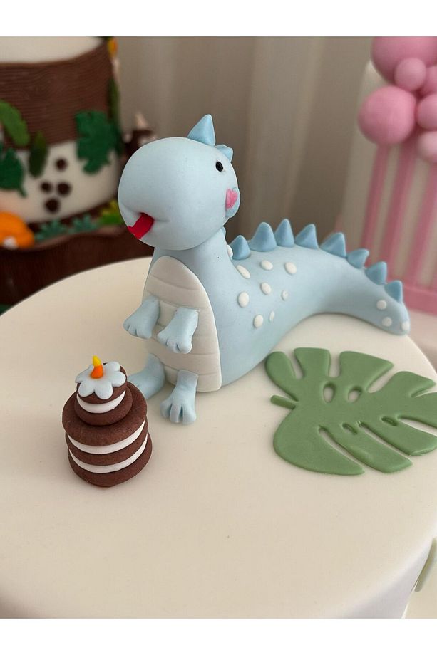 Şeker Hamurundan Yapılan Sevimli Dinozor Pasta Süsü - 1