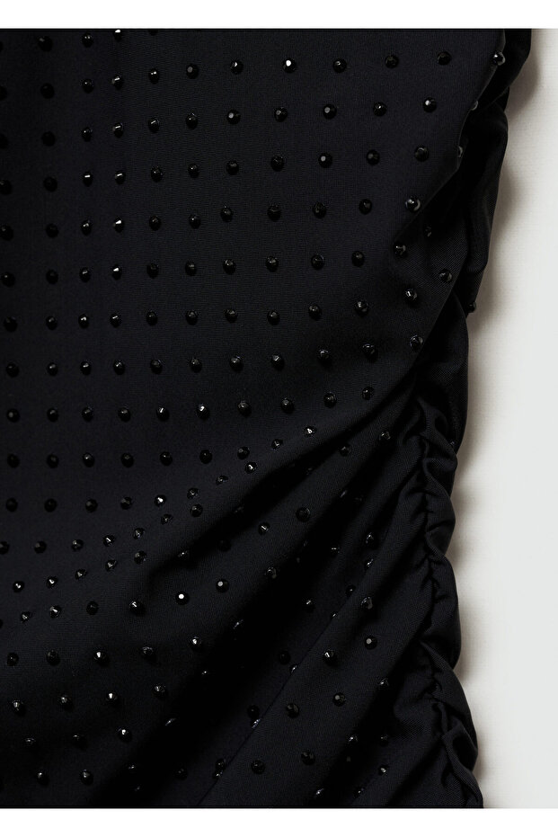 Schwarzer Frauenkörper 77099057 - 7