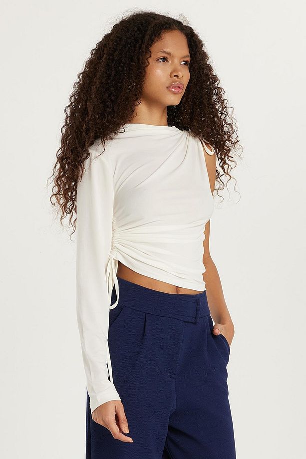 Kadın Slim Fit Dar Kesim Tek Kollu Yandan Bağcık Detaylı Ekru Bluz - 4