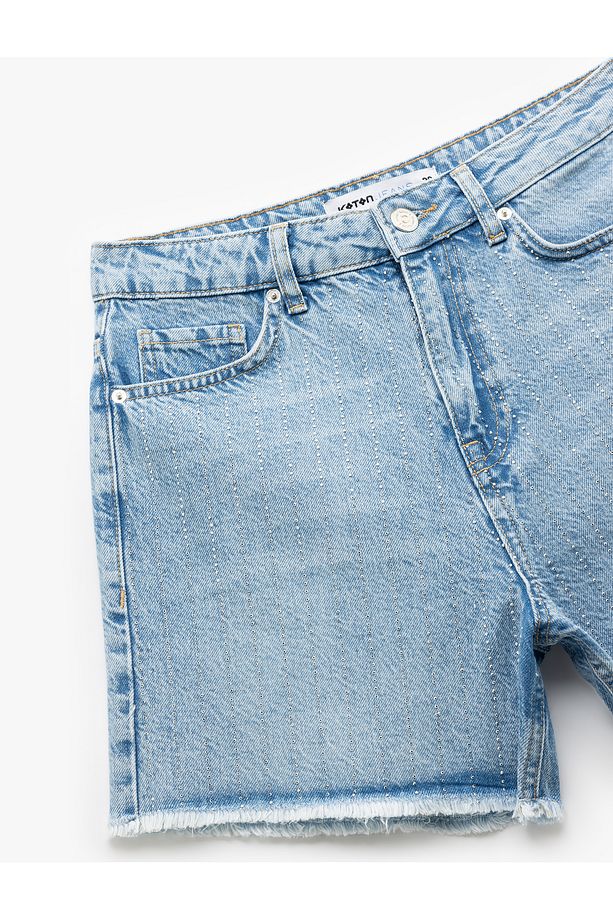 Taş Detaylı Yüksek Bel Saçaklı Paça Pamuklu Mini Denim Şort - 6