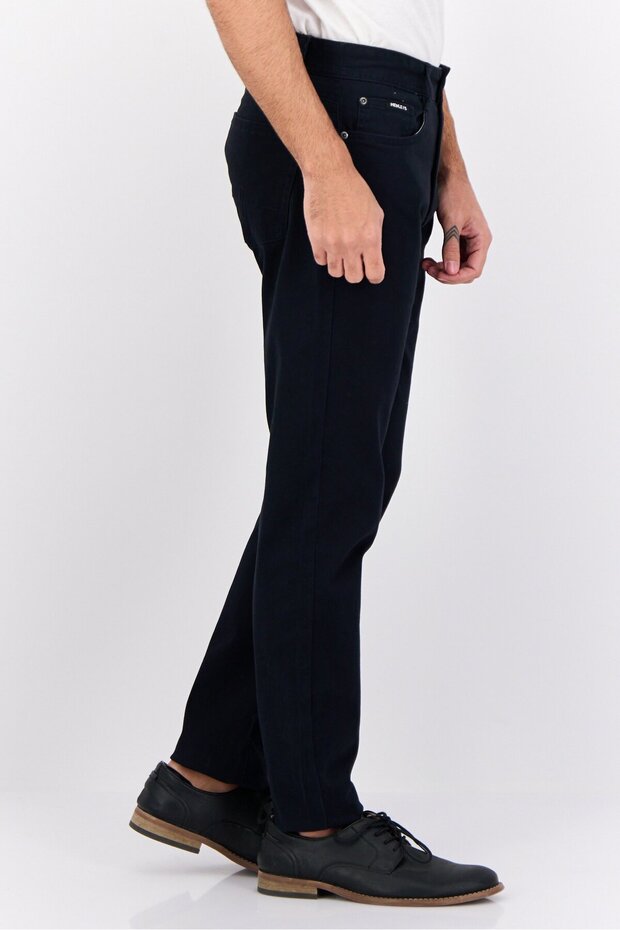 بنطلون جينز رجالي مطاطي بقصّة عادية، أزرق داكن - 4