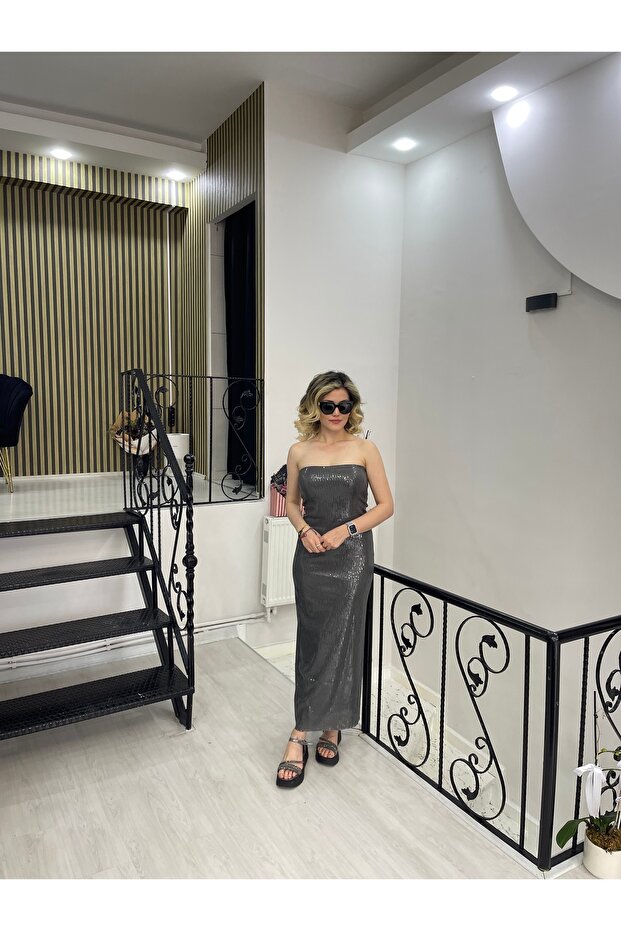 Gri straplez pullu elbise - 7