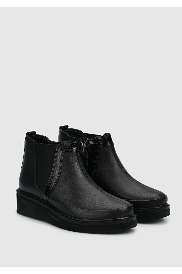 Siyah Deri Kadın Bot - 2