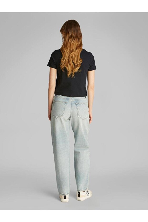 Kadın Siyah Kısa Kollu Tişört - 3