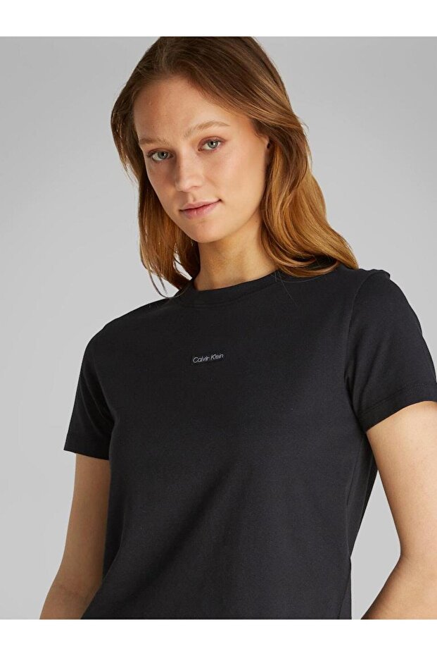 Kadın Siyah Kısa Kollu Tişört - 4