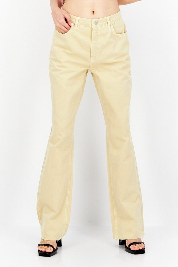 Women Regular Fit Plain Denim Jeans, Yellow