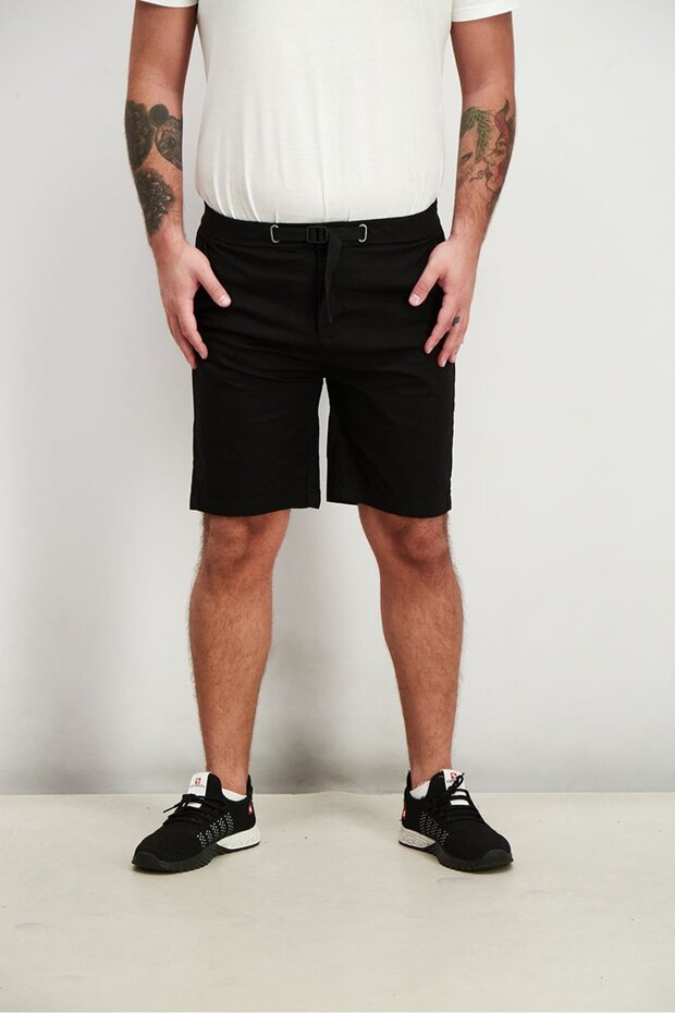 Men Regular Fit Solid Basic Shorts, Black - 1