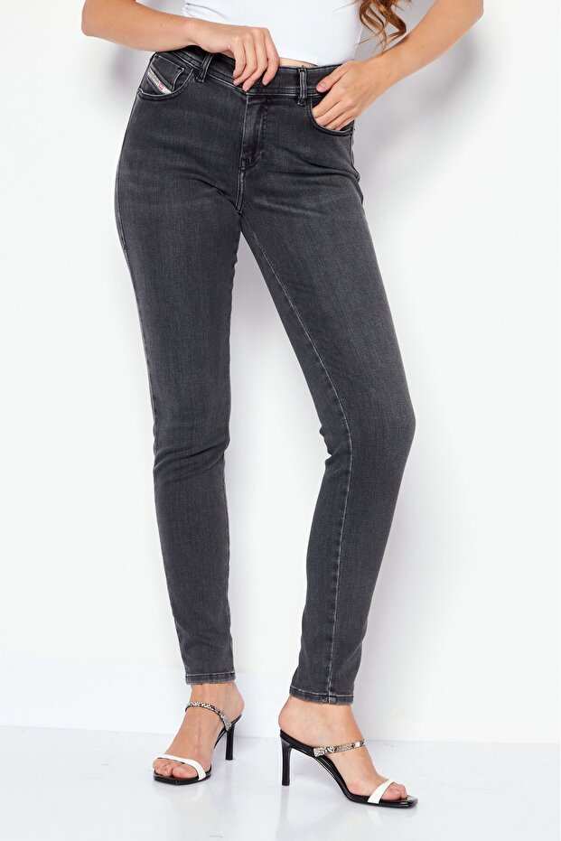 Women Slim Fit Wash Stretchable Denim Jeans, Wash Black