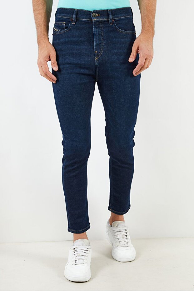 Men Carrot Fit Stretchable Denim Jeans, Navy