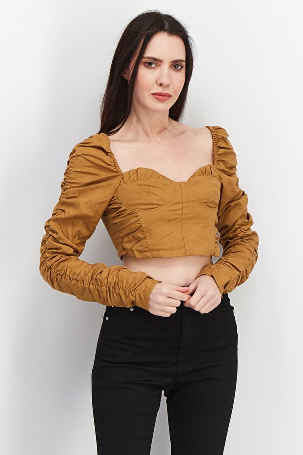 Women Queen Anne Neck Long Sleeve Ruched Top, Brown