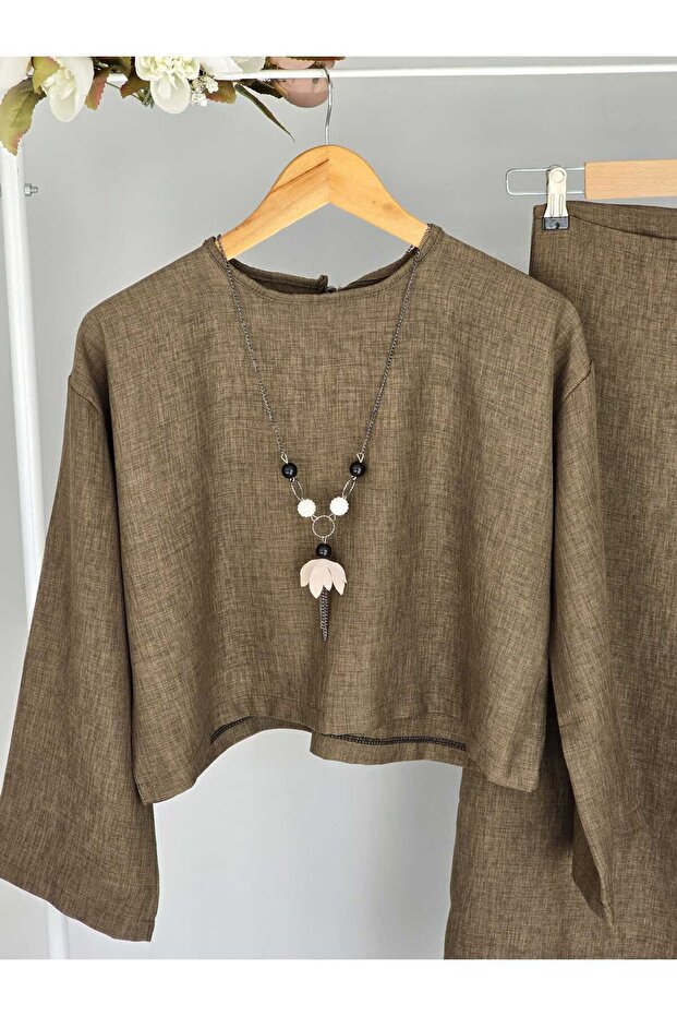 بدلة تنورة من الكتان - 3