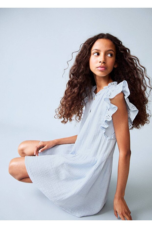 Fırfırlı ve işlemeli elbise - 1