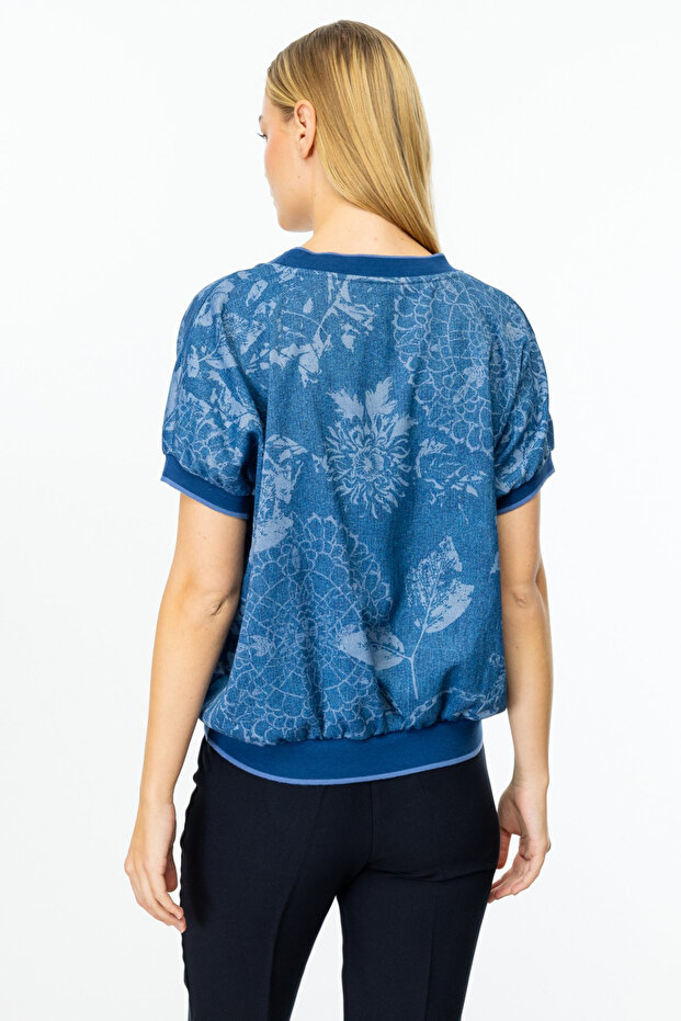 بلوزة مضلعة منقوشة - 4