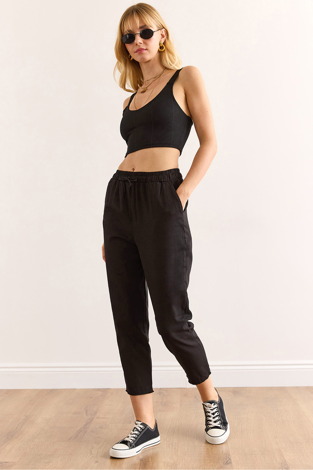 Women's Black Elastic Waist Tasseled Gabardine Carrot Trousers Pnt-19000343