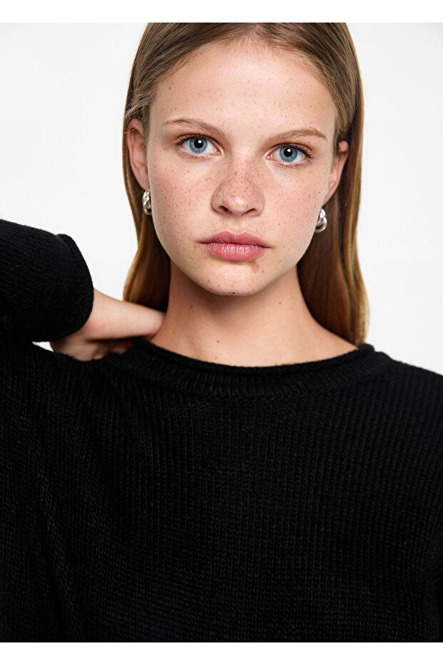 Schwarzer Mädchenpullover 77055983 - 2