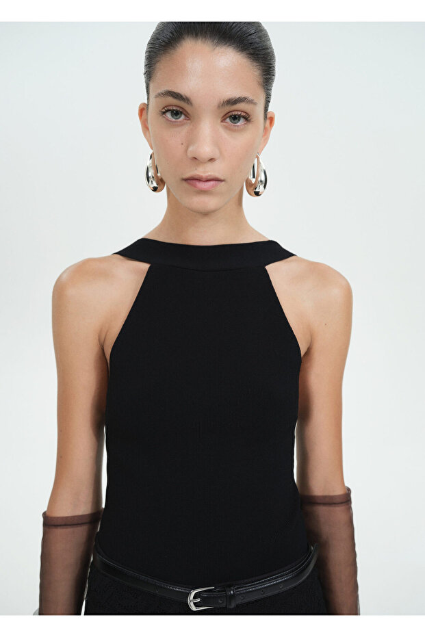 Schwarzer Frauenkörper 77039040 - 4