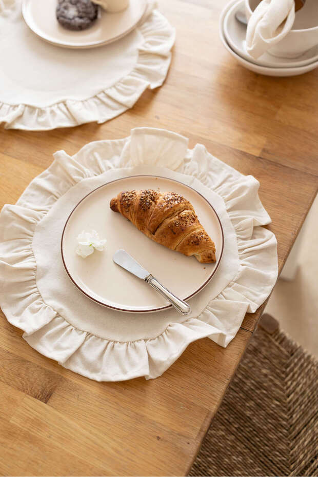 Pearl | Ruffled 2-Piece Linen Round Beige American Tablecloth 40 cm