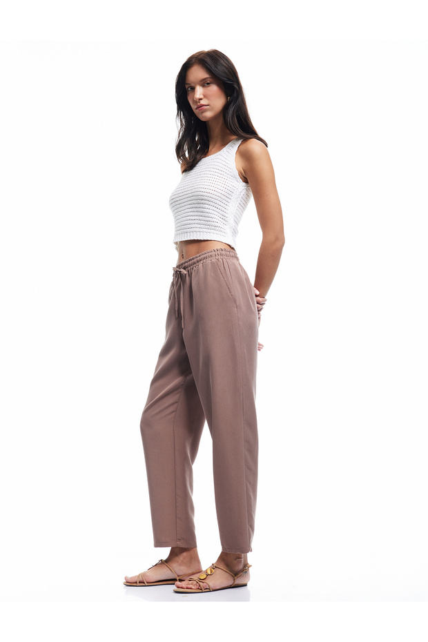 Modal Blended Carrot Trousers with Belted Waist and Pockets