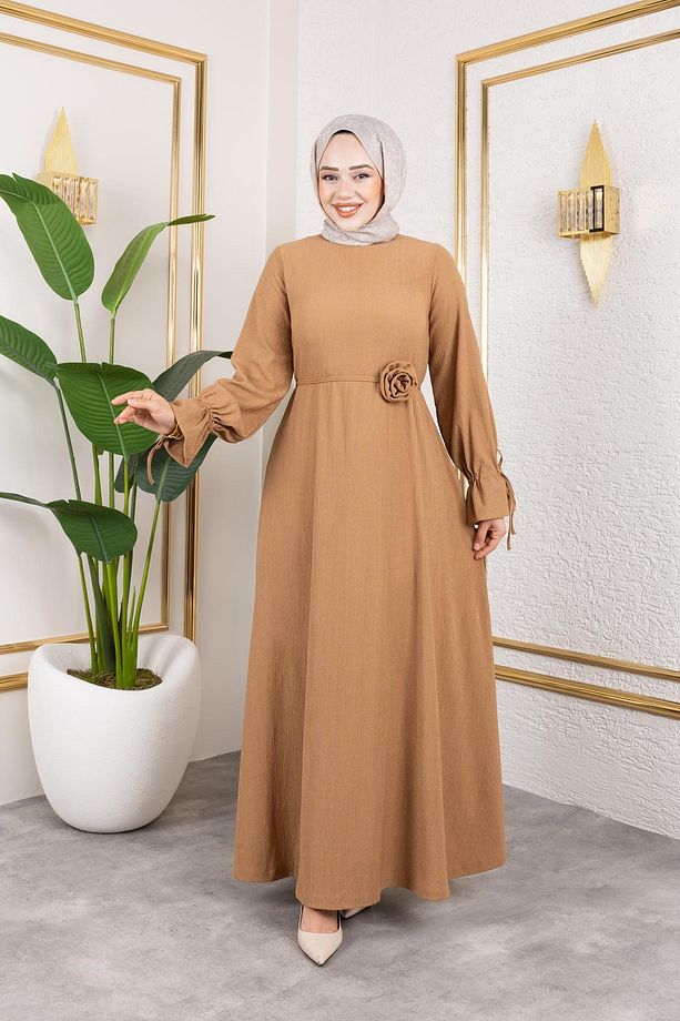 Kol Büzgülü Gül Detaylı Elbise-5030 Latte - 5