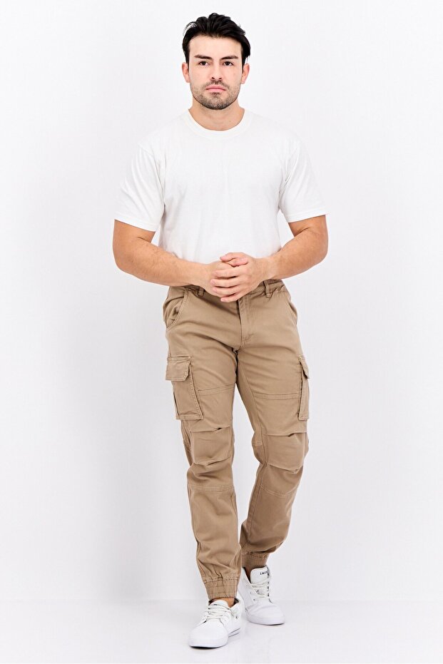 بنطال كارجو سادة بقصّة عادية للرجال، لون بني - 2