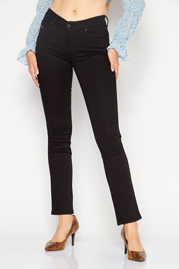 Women Slim Fit Straight Leg Stretchable Jeans, Black