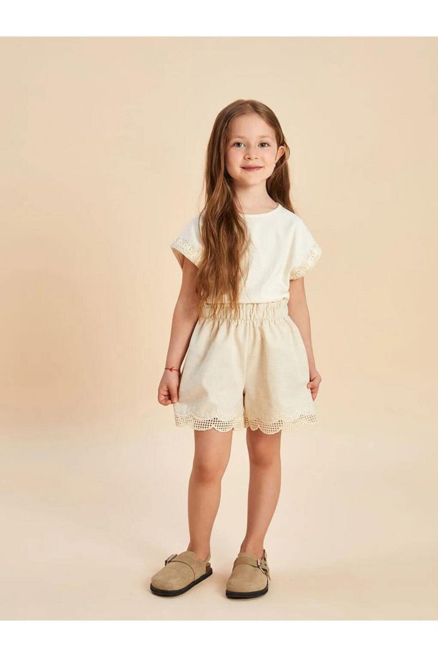 LCW Kids Bej Beli Lastikli Nakışlı Kız Çocuk Şort - 1