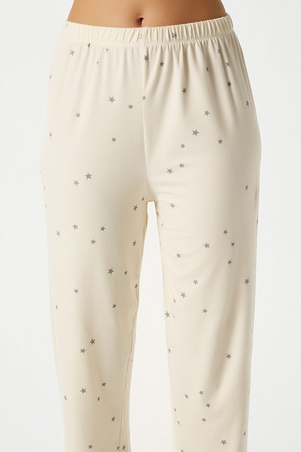 Kadın Star Yumuşak Doku Tereyağ Sarısı Yıldızlı Ön Düğmeli Kısa Kollu Pijama Takımı - 4