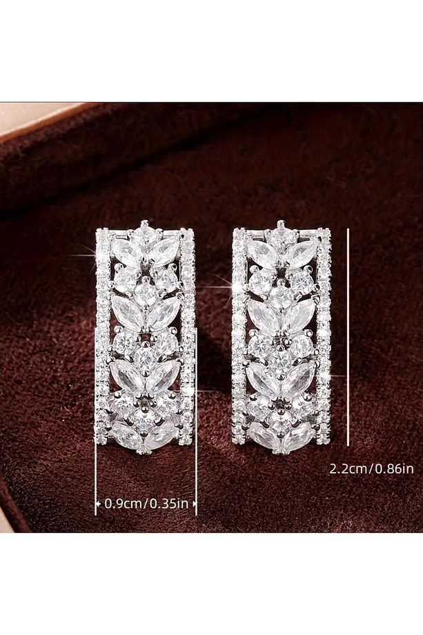 Aksesuar Lüks Parlak Taşlı Yarım Model Silver Küpe - 3
