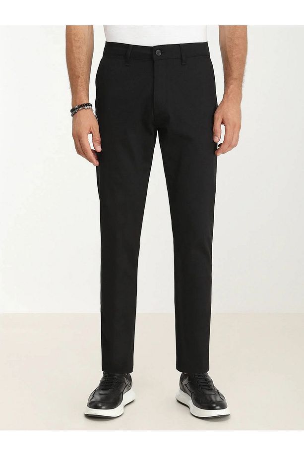 Siyah Düz Dokuma Regular Fit Casual Pamuk Karışımlı Pantolon - 1