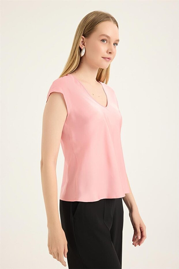 بلوزة برقبة على شكل حرف V - 3