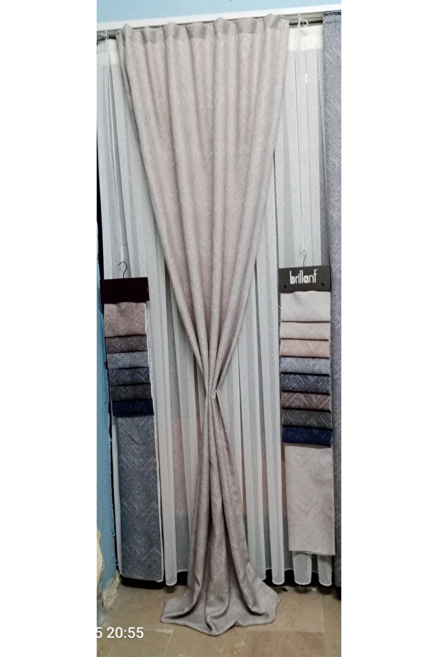 Brillanthome Self-Patterned Background Curtain Model
