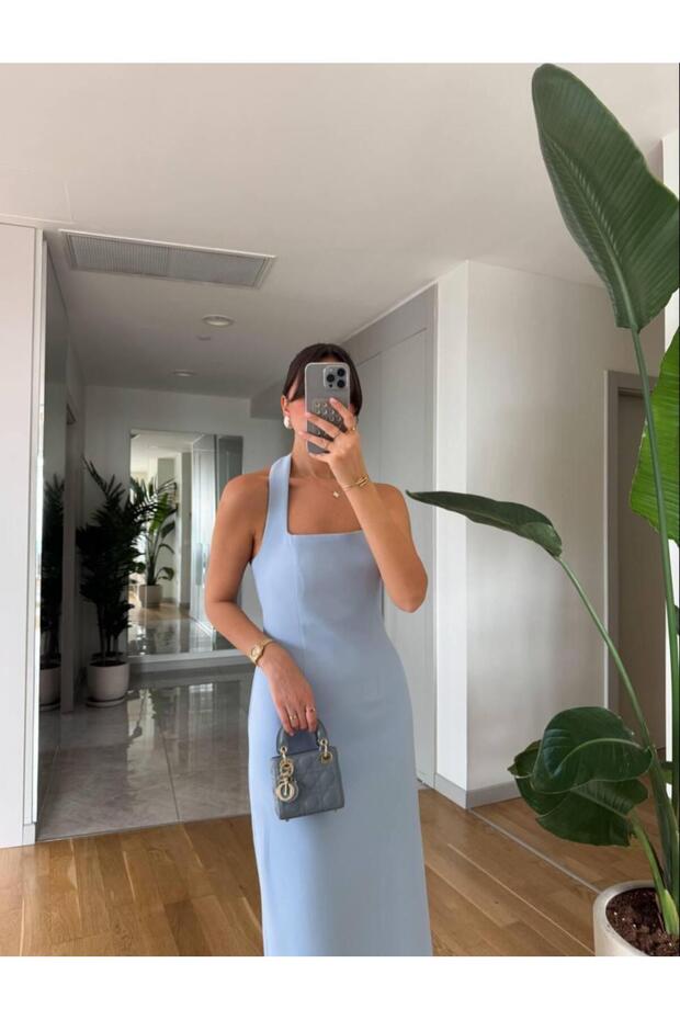 فستان طويل بحزام على الرقبة - 2