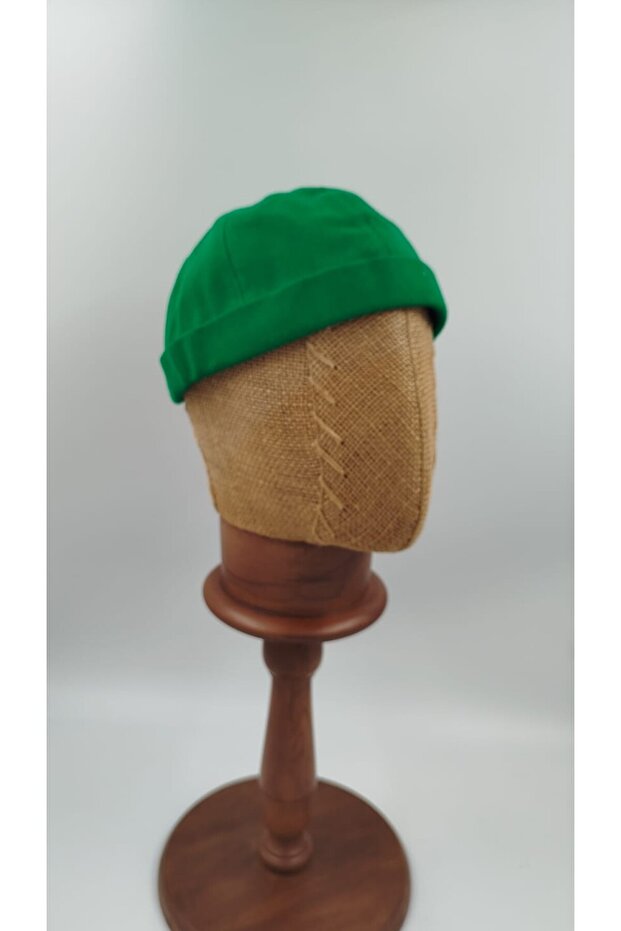 Basic Yeşil Renkli Sipersiz Docker Şapka - 2
