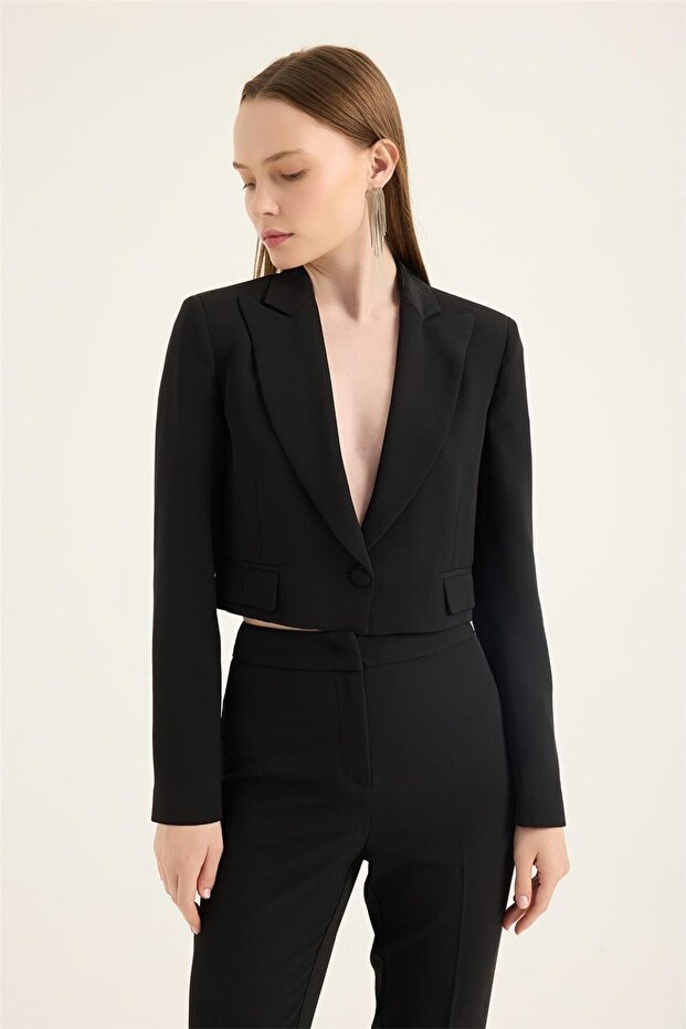 سترة قصيرة بزر واحد - 1