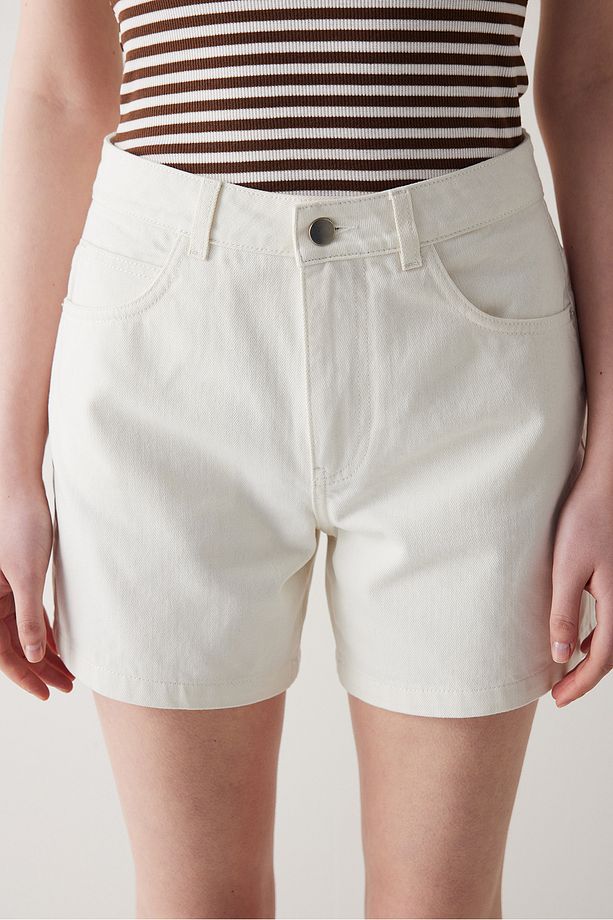 Krem Yüksek Bel Denim Görünümlü Şort - 1