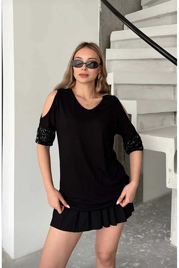 بلوزة نسائية بأكمام قصيرة وحزام كتف وحزام كتف مطرزة