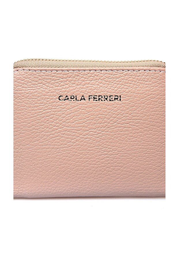 Portfel
100% skóra bydlęca
Zapięcie na zamek błyskawiczny
Przegródki na karty i pieniądze
Wymiary (dł.): 10x13x2,5 cm
Uchwyt: - 2