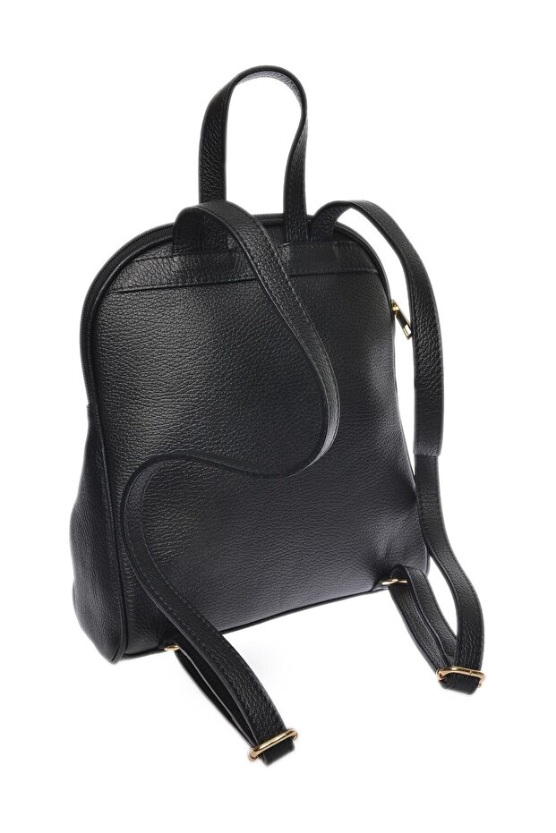 Plecak
100% skóra bydlęca
Zapięcie na suwak
Przednia kieszeń na suwak
Wewnętrzna kieszeń na suwak
Wymiary: 29x25x - 2