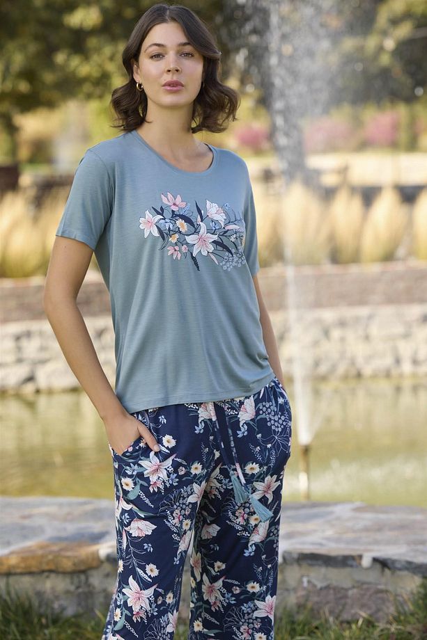Çiçek Ve Yaprak Desenli Ve Baskılı Pijama Takımı - 4