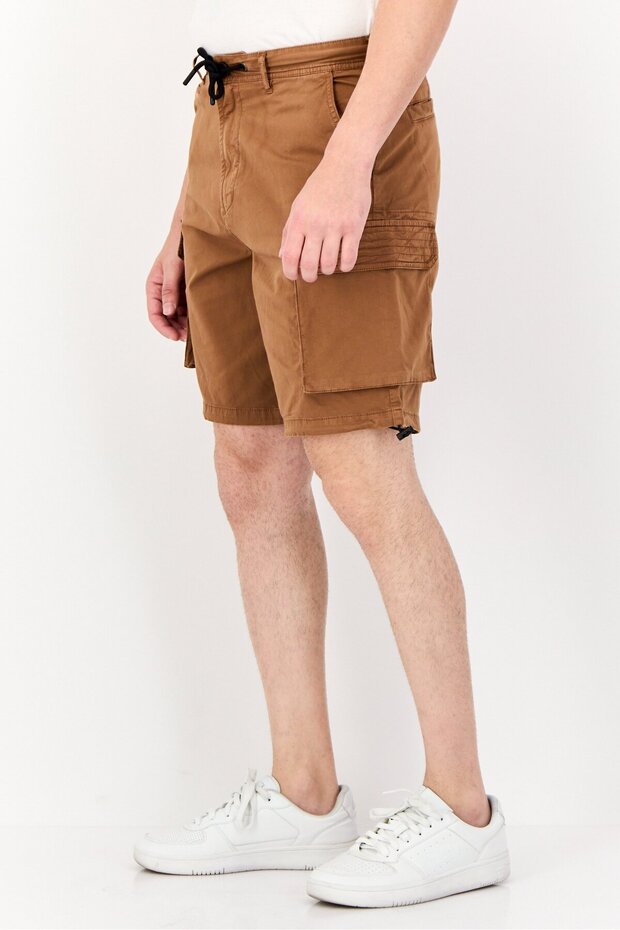 Men Solid Cargo Shorts, Brown - 2