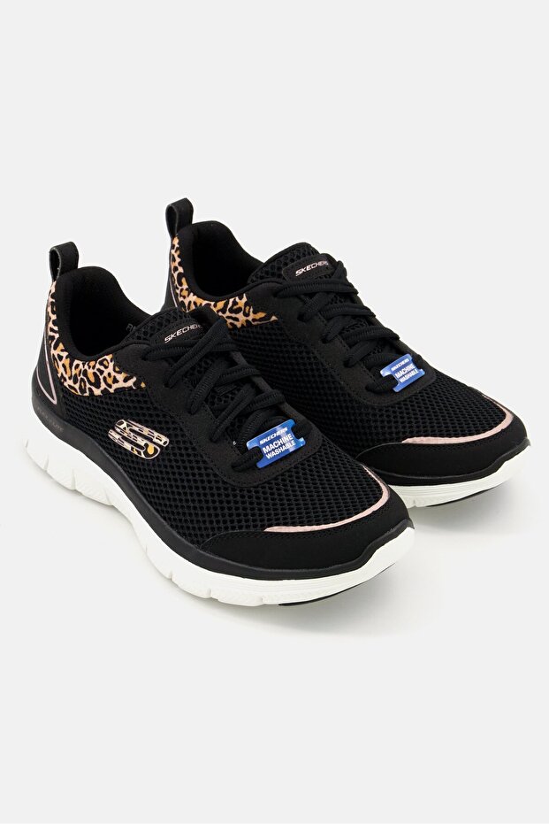 Women Lace Up Flex Appeal Wild Pulse Training Shoes, Black/Combo