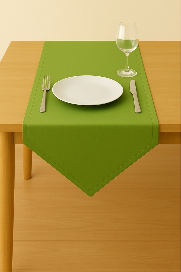 Luna Series Velvet Textured Triangle Runner - Leaf Green